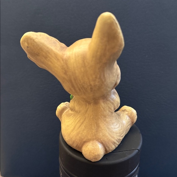 Vintage ceramic bunny rabbit figurine holding a carrot - Picture 3 of 3